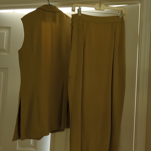 2pc Silk women's top and skirt - Picture 3 of 9